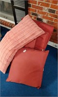 Cushion lot