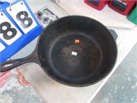 CAST IRON 10" X 3" SKILLET PAN