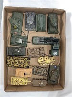 2 GROUPS OF MILITARY TYPE TOYS