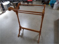 Wood Quilt Rack