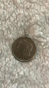 1921 Morgan Silver Dollar w/necklace case