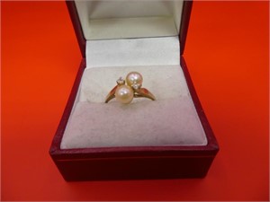14 K Yellow Gold Pearl & Diamond Ring Size 6.75,