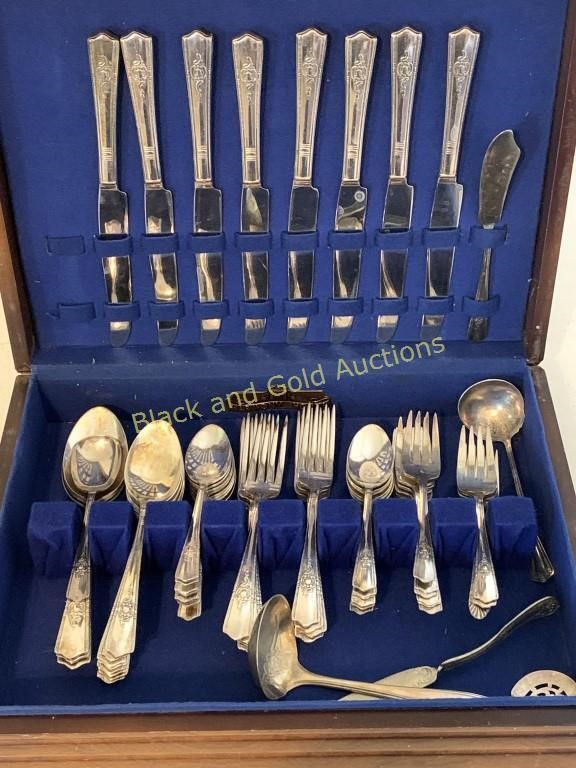 57 Piece Harmony House Silver Plate in Wooden Box