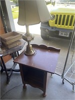 Vintage side table and lamp needs work