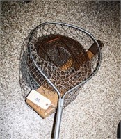Fishing Net with Collapsible Traps; Skinning