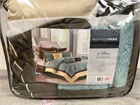 *NEW* Madison Park Queen Size Comforter Set