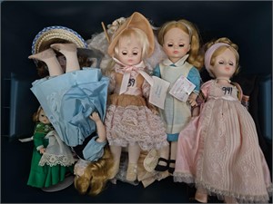 Tote full of dolls