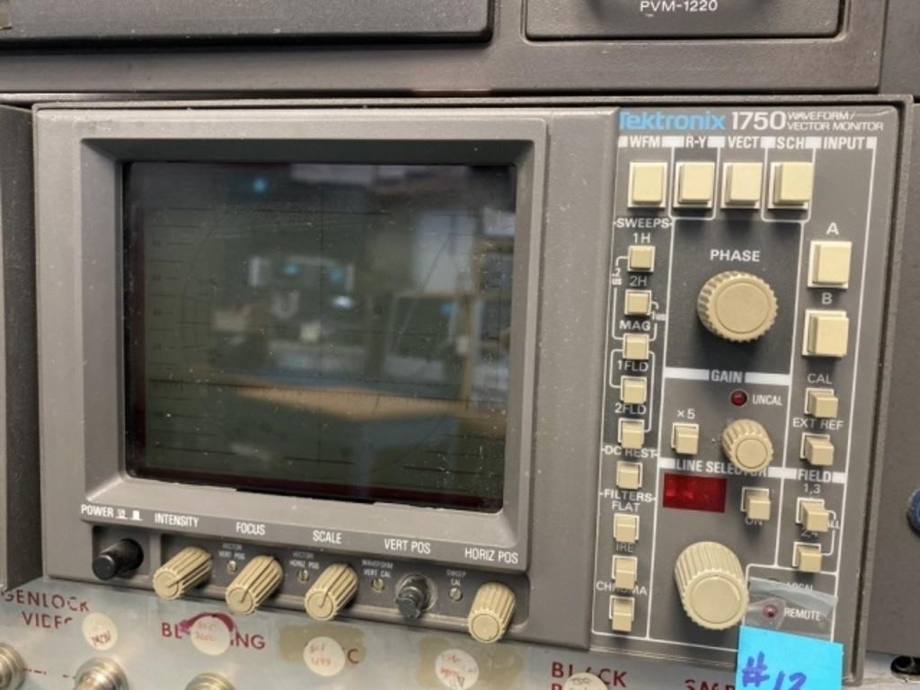 Tektronix Waveform Monitor- Vector