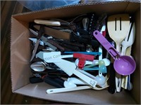 Box lot of miscellaneous kitchen utensils