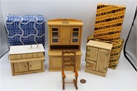 4 Ps. Doll House Kitchen Furniture, Concord++