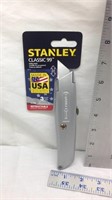 D1) NEW STANLEY UTILITY KNIFE