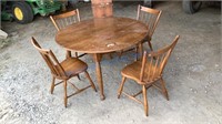 TABLE WITH 4 CHAIRS AND LEAF