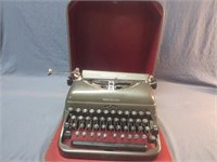 ~ Remington Rand Typewriter In Case (WORKING)