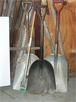 Long handles: 3 grain shovels, dandelion picker