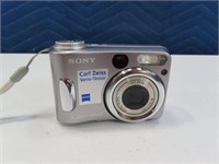 SONY dsc-s60 Digital 4.1mp Camera *powers up*