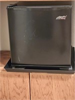 Artic King Black Dorm / Mini Fridge