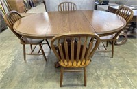 Round Dining Table with 2 Leaves & 4 Chairs