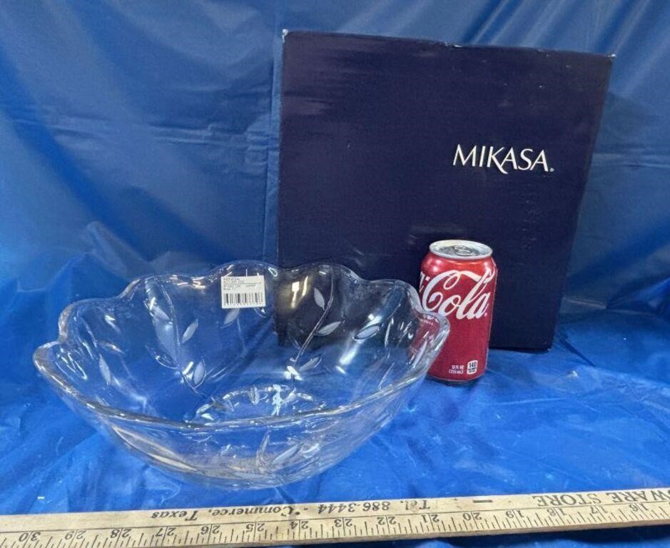 Mikasa Autumn Vine 11" Serving Bowl with Box