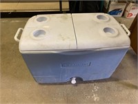 RUBBERMAID COOLER - NEEDS CLEANED UP