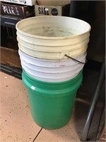 3 5-gallon buckets