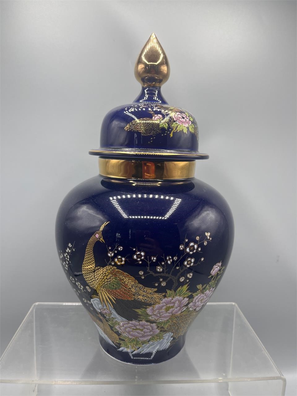 Toyo Japan peacock ginger jar