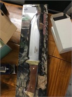 Mossy oak hunting knife with sheath