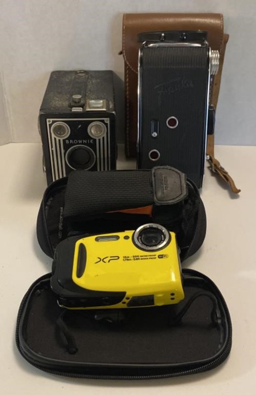 Kodak Brownie Target Six-20 Box Camera, Frank