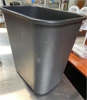 Black medium trash can