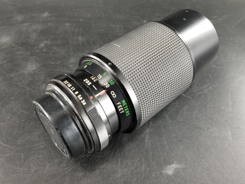 Vivitar 62 mm camera lens in good condition