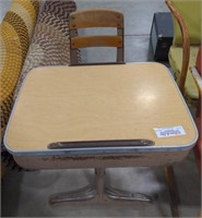 (AF) Wood and Metal Children's School Desk
