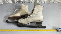 Hyde Athletic Shoe Ice Skates Size 9N