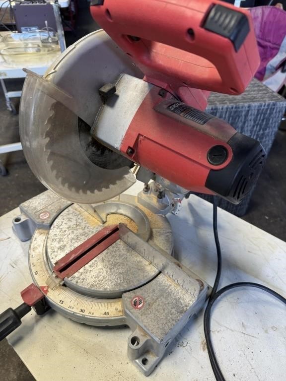 Skil Radial Arm cutting saw- like new