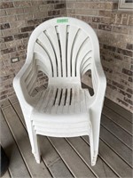 4- plastic lawn chairs