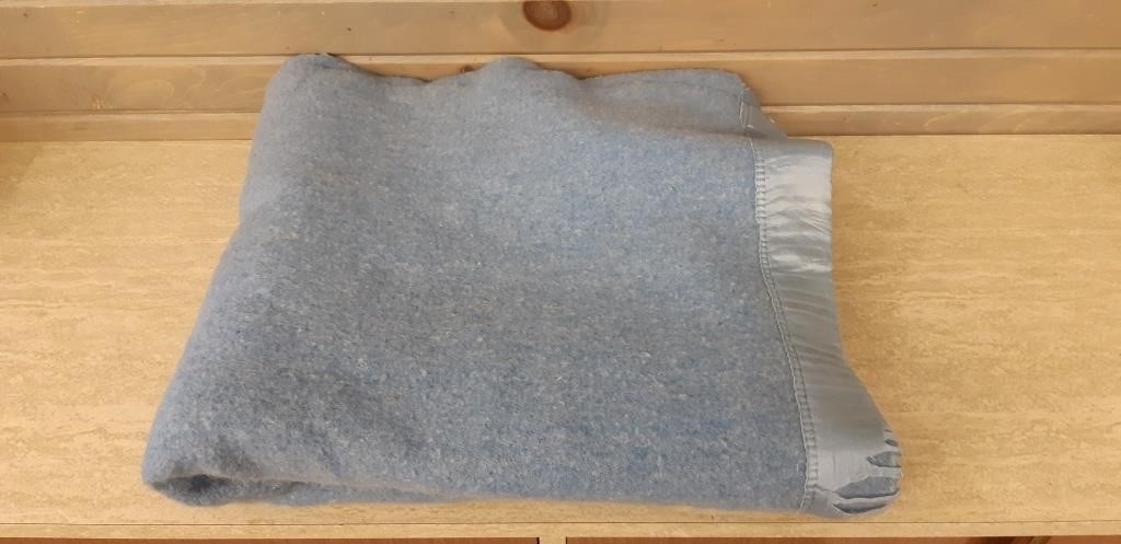 Kenwood Canada Mothproof Blanket 68x72 in