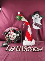 Christmas lot, wreath, hat, signs snowman