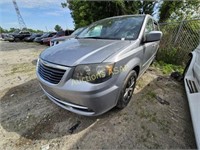 2014 Chrysler Town and Country Tow# 13984