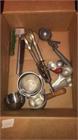 Lot of assorted kitchen utensils