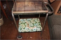 VINTAGE "DAISIES" METAL CHARCOAL GRILL