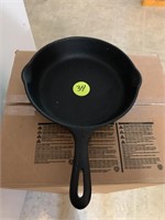 MADE IN USA CAST IRON SKILLET