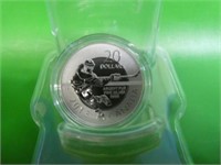 2013 R C M $20.00 .9999 Silver Coin  Hockey Player