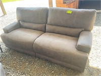 ROOMS TO GO 2 COUSION MICRO SWADE UPOLSTERED COUCH