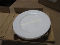 6 white plates