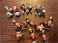 Lot of small band / US history cake toppers- I bee