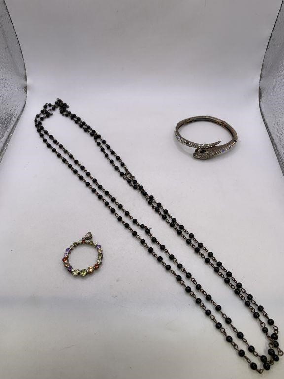 BRACELET ,PENDANT & NECKLACE LOT