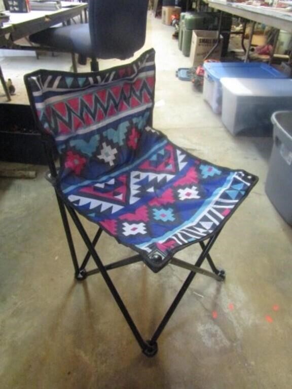 FOLDING CHAIR