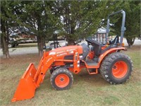 Kubota B3300SU Tractor w/LA504 Loader,