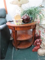 ROUND GLASS TOP END STAND & COFFEE TABLE, CONTENTS