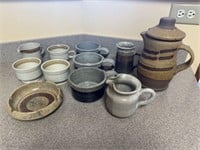 11 pieces of stoneware