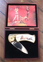 Pinups pocket knife w/ box, 'Roxanne'