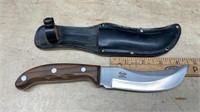 Premier Hunting Knife w/Sheath. *DC